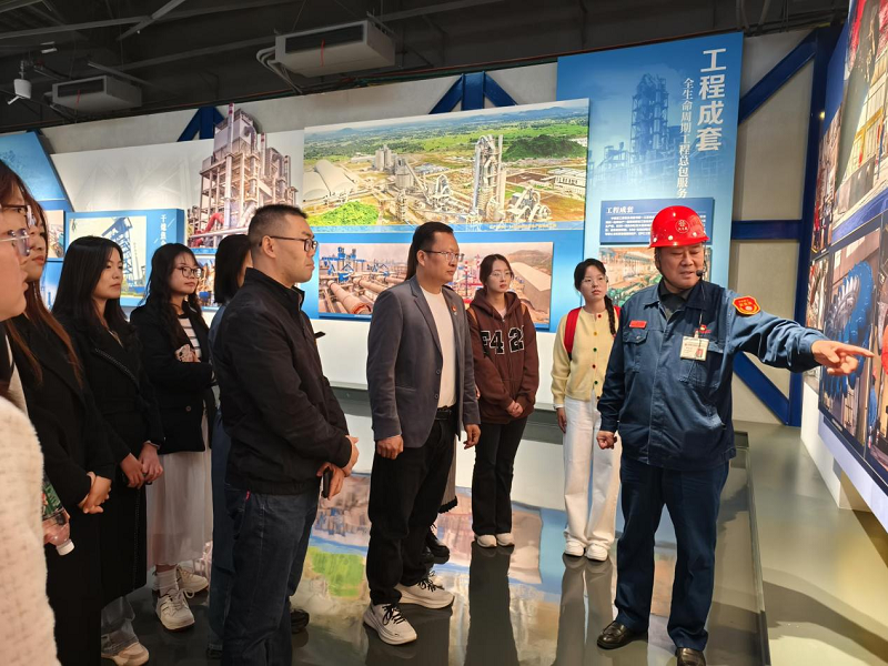 国产精品高潮呻吟久久教工第三党支部开展“党建引领深化智能制造，校企合作共谋创新发展”主题党日活动